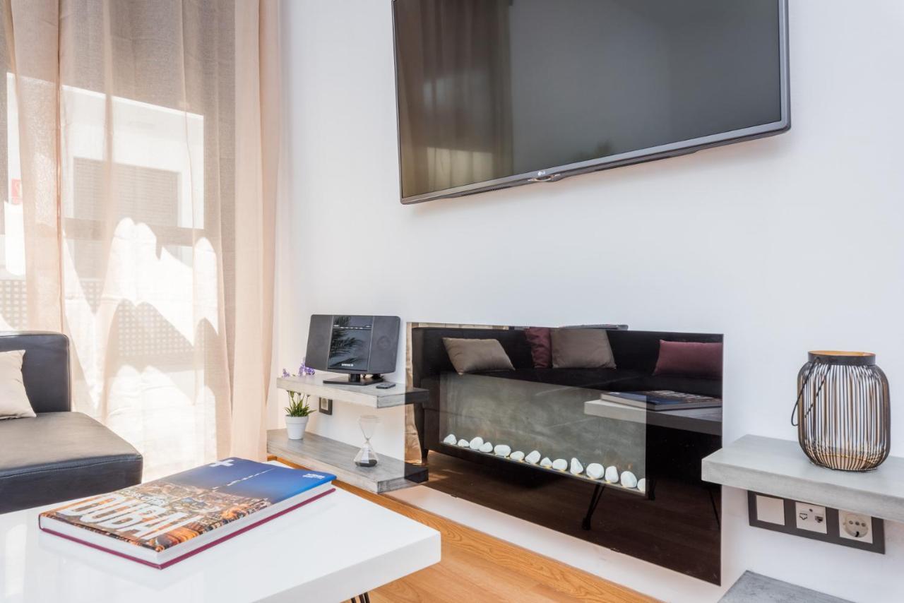 Апартаменты Atico Con Terraza Ac 1Hab En El Centro Y Piscina Comunitaria Малага Экстерьер фото