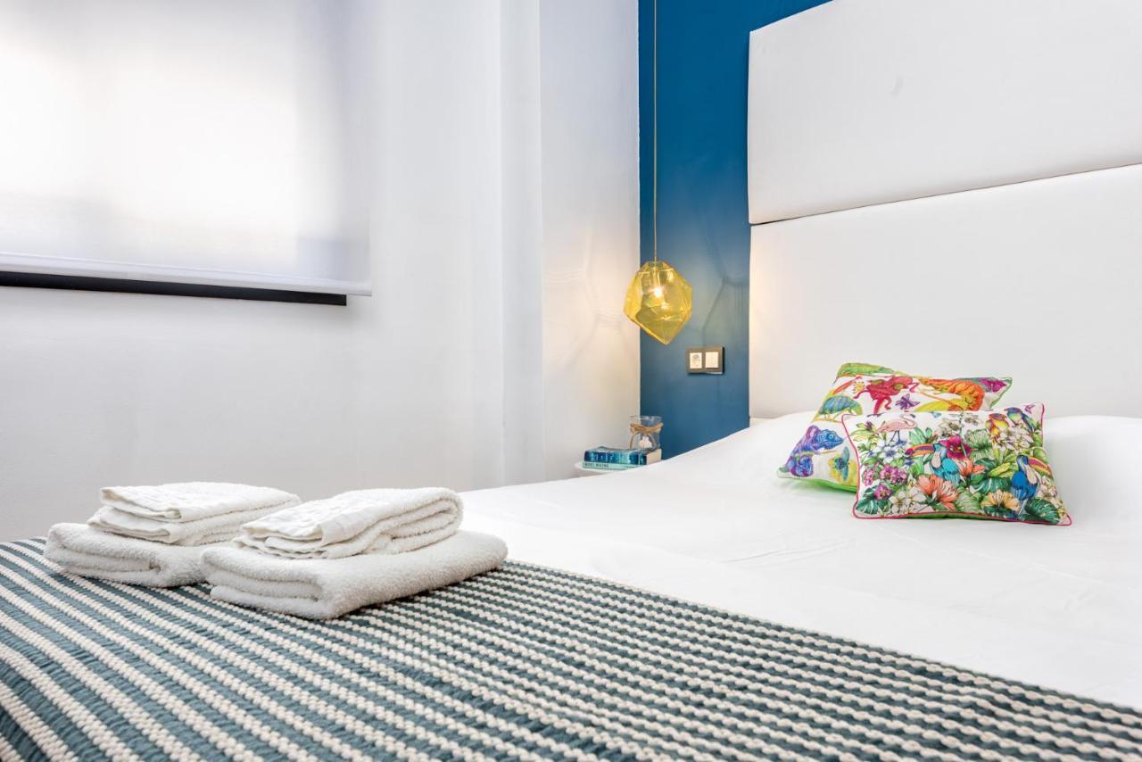 Апартаменты Atico Con Terraza Ac 1Hab En El Centro Y Piscina Comunitaria Малага Экстерьер фото